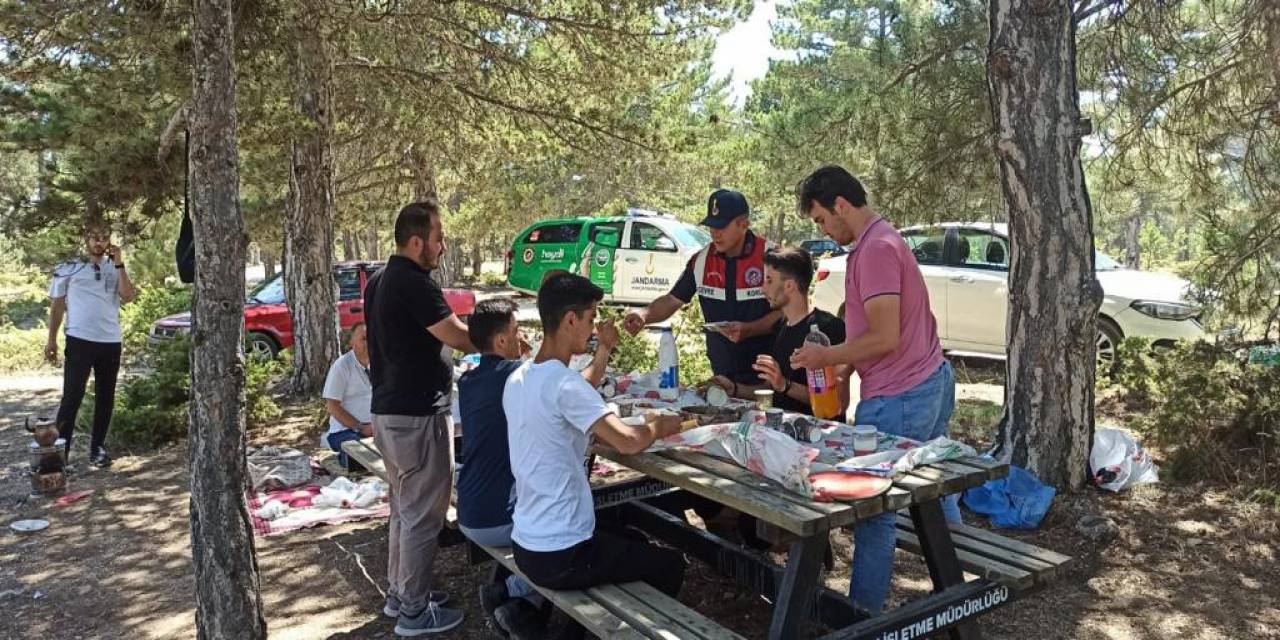 Jandarma Vatandaşları Orman Yangınlarına Karşı Bilgilendirdi