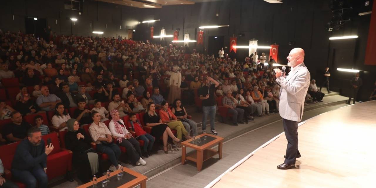 Başkan Çolakbayrakdar: “her Zaman Yanında Olduğumuz Gençler İçin Ne Yapsak Azdır”