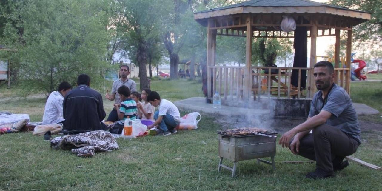 Erzincan’da Hafta Sonu Piknik Yoğunluğu