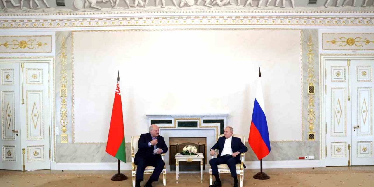 Putin, Belarus Devlet Başkanı Lukaşenko İle Bir Araya Geldi