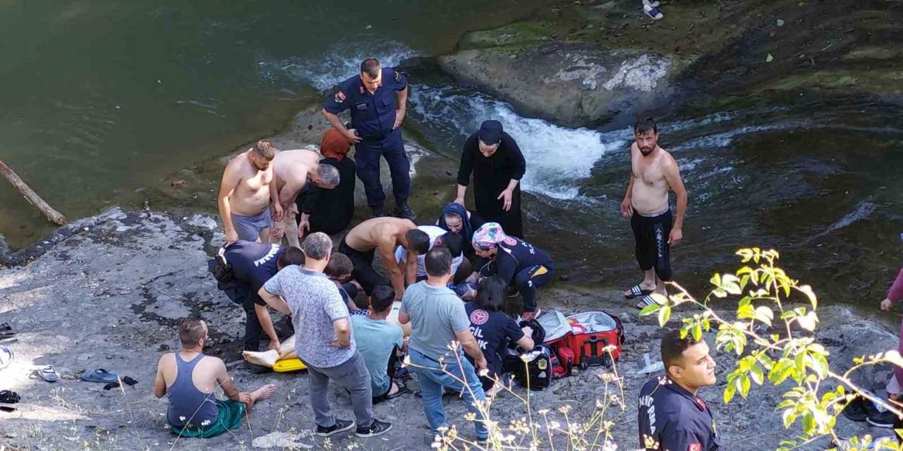 Derede Can Pazarı: Üniversite Öğrencisinin Duran Kalbi İçin Sağlık Personeli Seferber Oldu