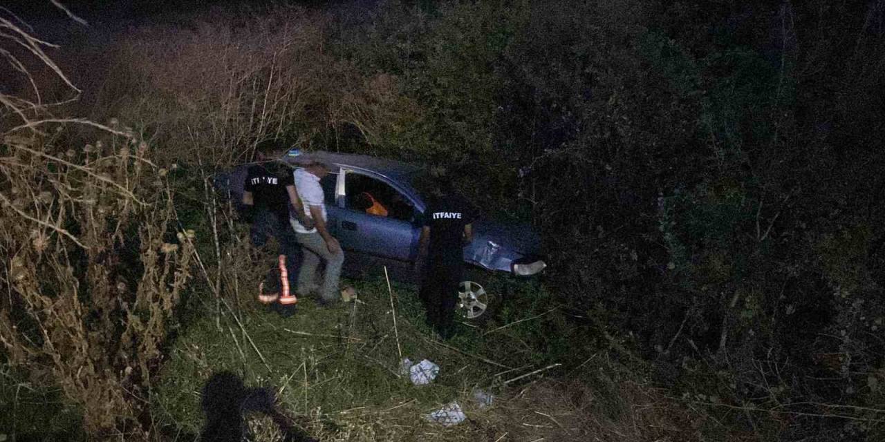 Edirne’de Otomobil Şarampole Girdi: 2 Yaralı