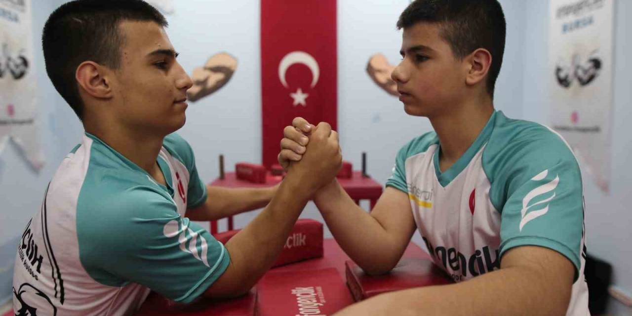 İkizlerin Bilekleri Bükülmüyor