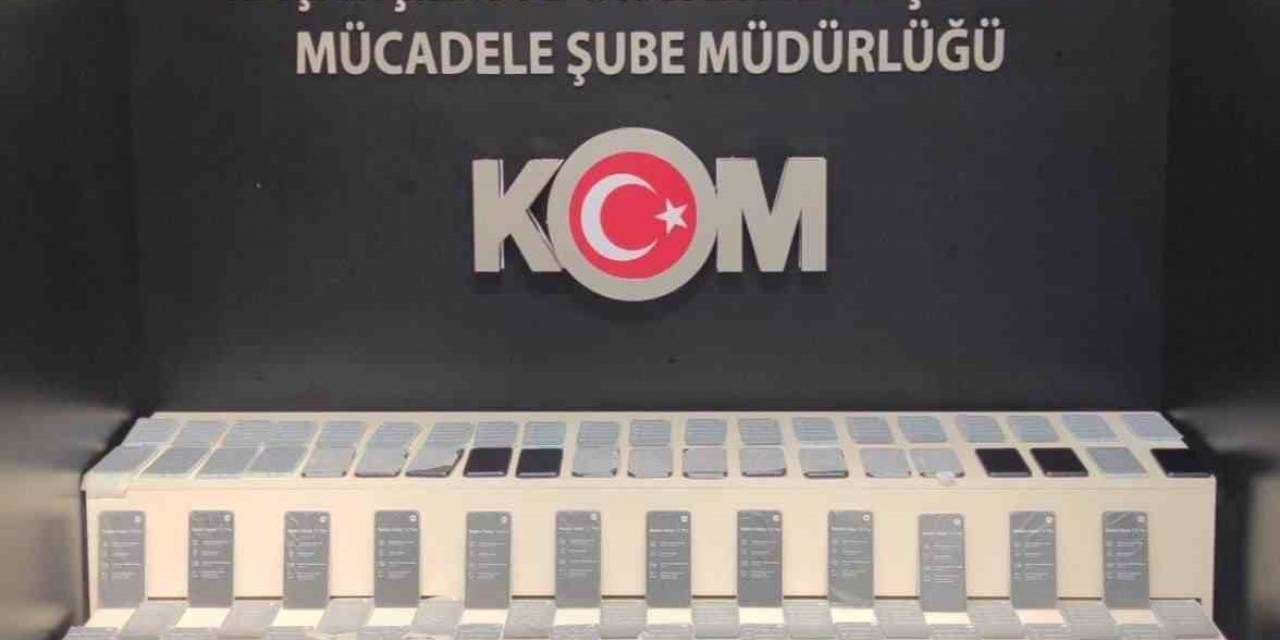 Van’da Gümrük Kaçağı Malzemeler Ele Geçirildi