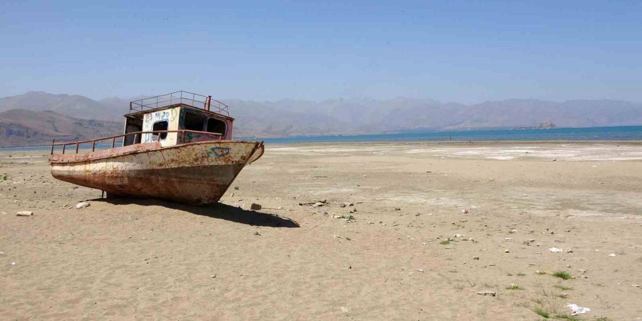 Van Gölü’ndeki İyileşme Kısa Sürdü: Su Tekrar Çekilmeye Başladı