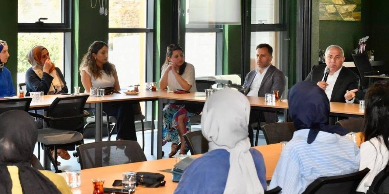 Fatih Belediyesi Genç Mimarlara Yönelik Hanlar Bölgesinde Atölye Çalışması Düzenledi