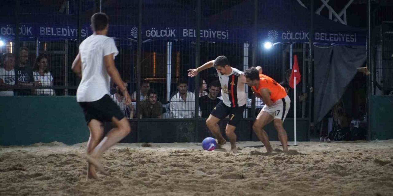 Kum Futbol Turnuvası Çekişmeli Geçti