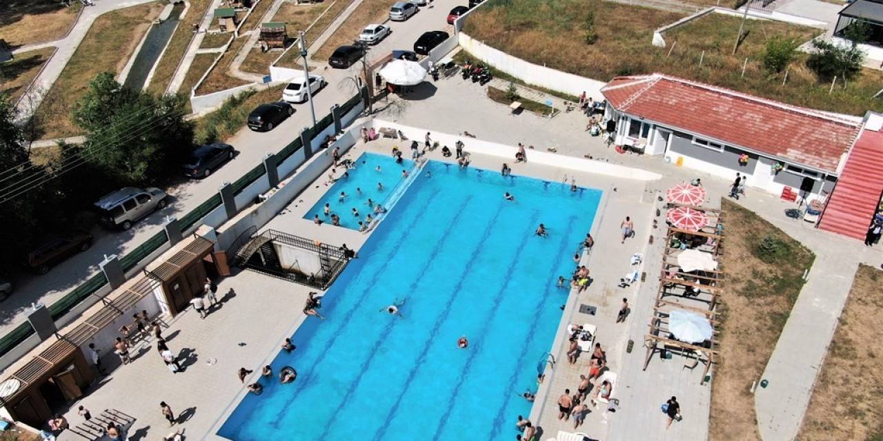 İnönü Havuzları Tatilcilerin Akınına Uğruyor