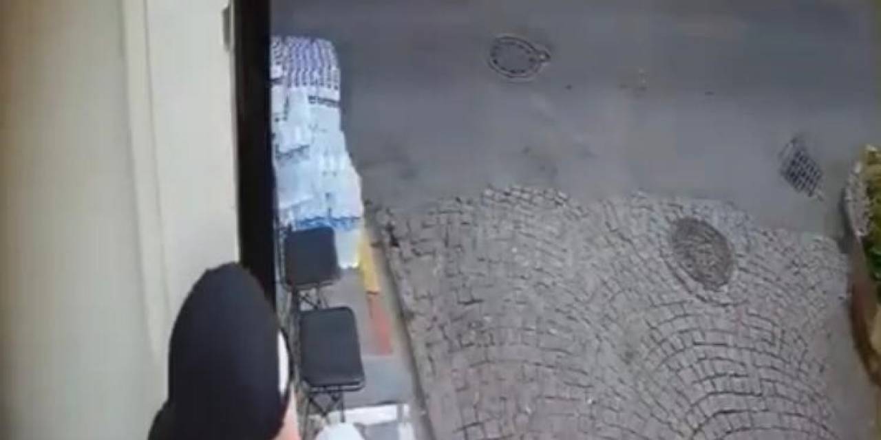 İstanbul’da Turistlerin Kabusu Hırsız Kamerada: Otellere Girip Turistlerin Eşyalarını Çaldı