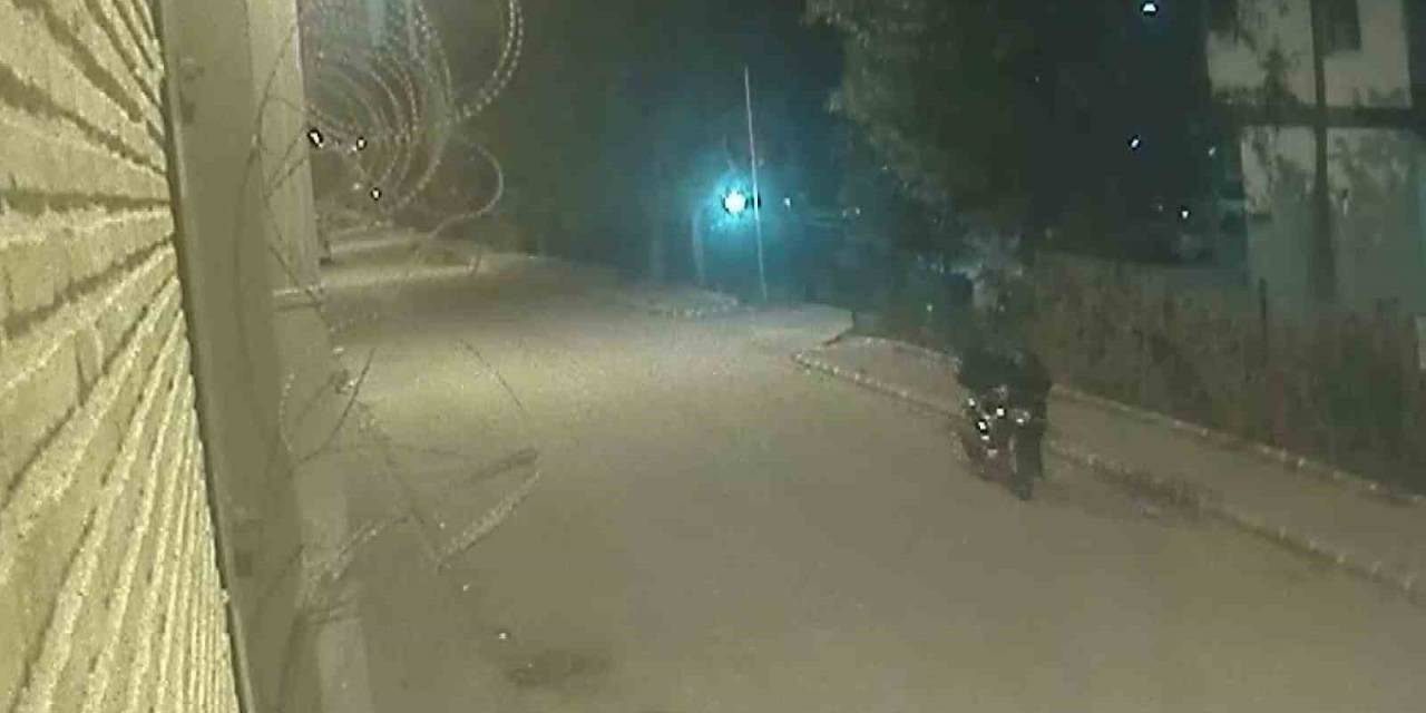 Hırsızlık İçin Taksiyle Gelmiş: Otomobil Ve Motosiklet Çalan 3 Şüpheli Yakalanıp Tutuklandı