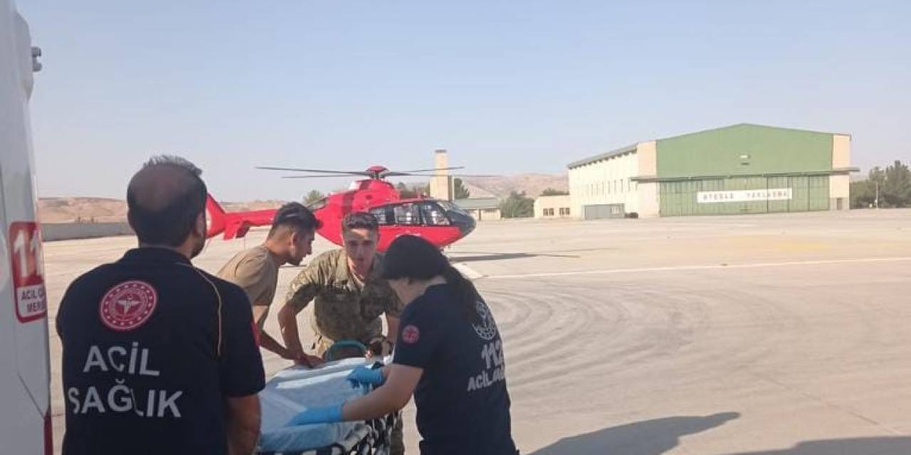 Siirt’te Akrebin Soktuğu Çoban Ambulans Helikopterle Hastaneye Kaldırıldı