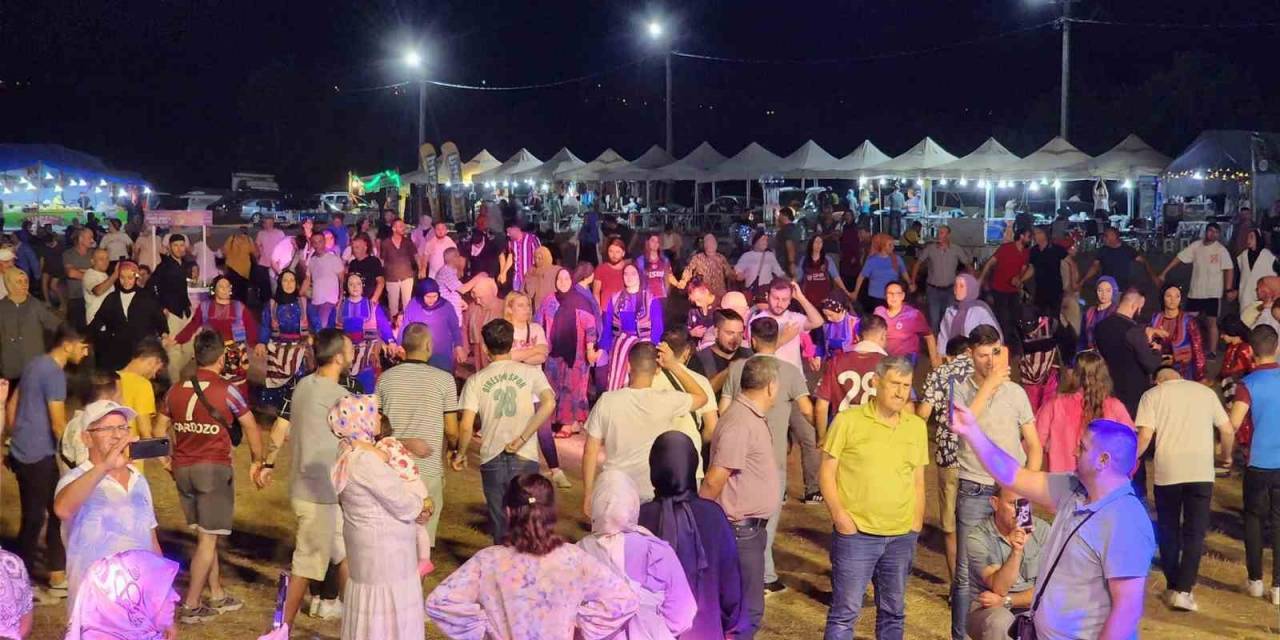 Binlerce Kişi Şenlikte Doyasıya Eğlendi