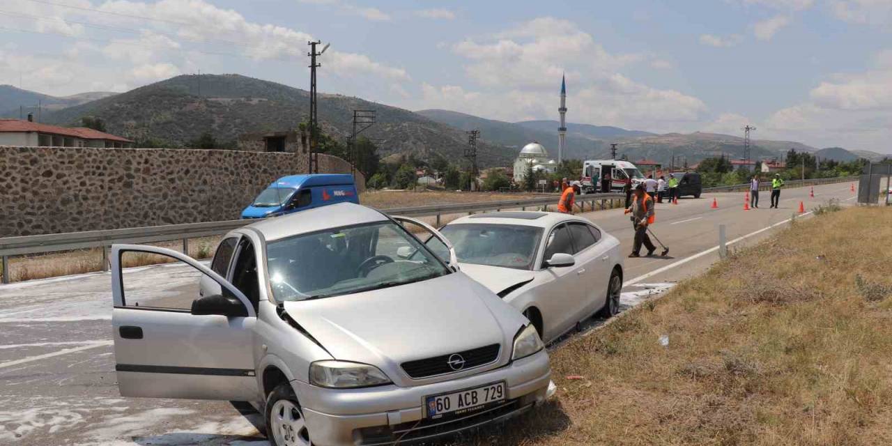 Çarptığı Aracı 35 Metre Sürükledi, 1 Kişi Hayatını Kaybetti