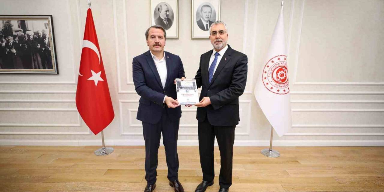 Memur-sen 7’inci Dönem Toplu Sözleşme Tekliflerini Bakan Işıkhan’a Teslim Etti
