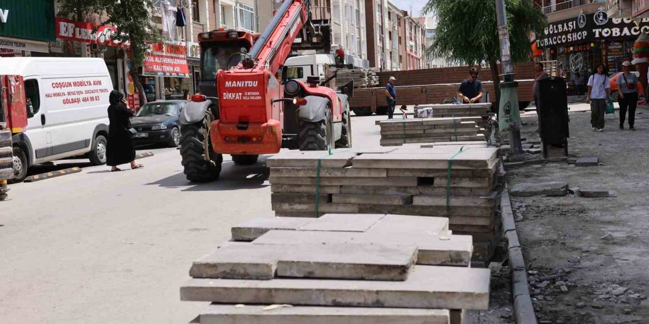 Gölbaşı’nda Eski Kaldırım Taşları Geri Dönüştürülüyor