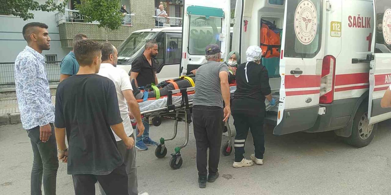 Otomobil İle Motosiklet Çarpıştı: 1 Yaralı