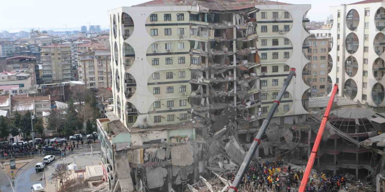 Depremde Yıkılan Galeria Sitesi Soruşturmasına Tutuklanan 7 Kişiye Tahliye Kararı
