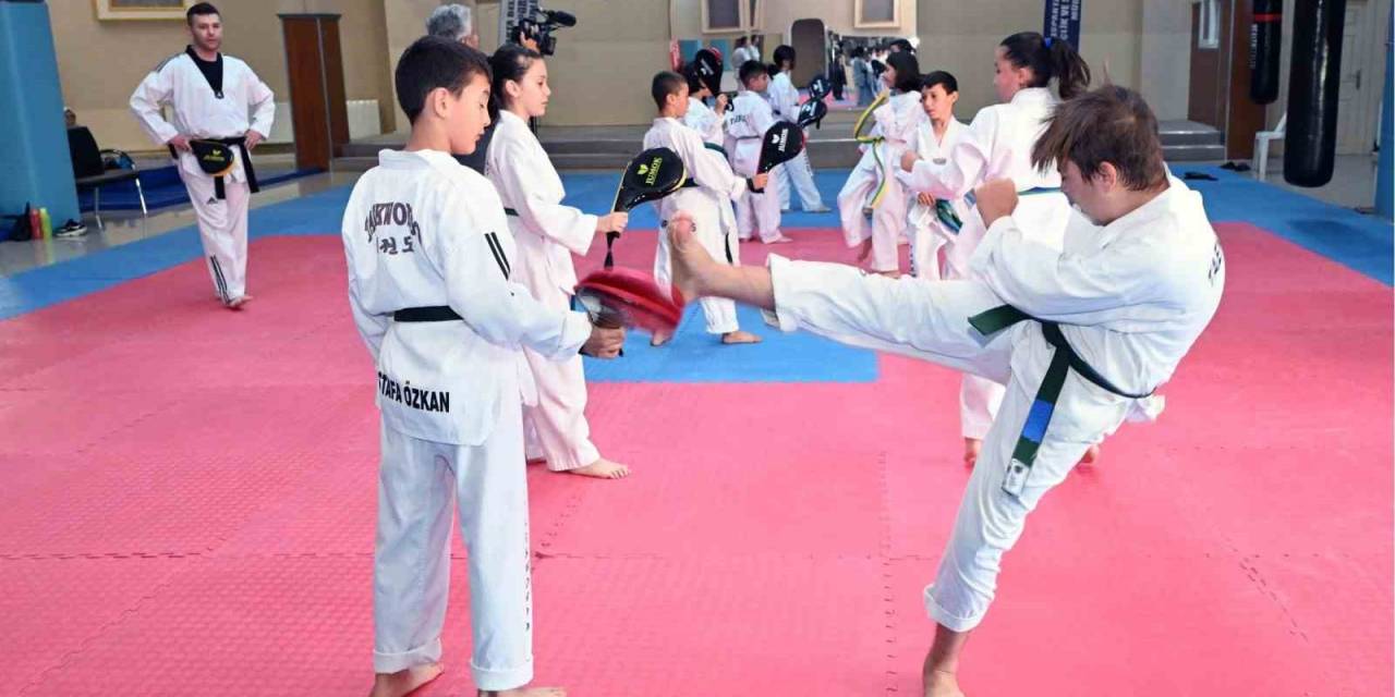 Isparta Belediyesi Yaz Spor Kursuları Yoğun İlgi Görüyor