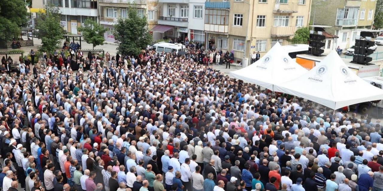 Kalbine Yenik Düşen Ladik Belediye Başkanı Özel Son Yolculuğuna Uğurlandı