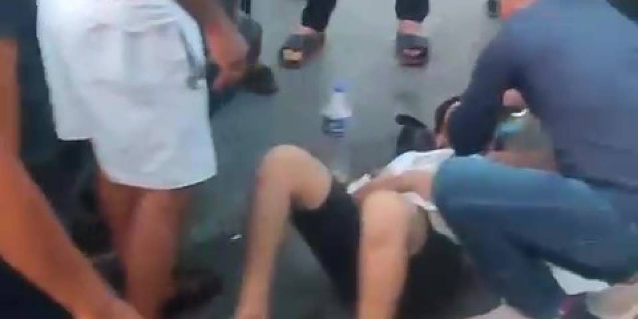 Bisikletiyle Yolun Karşısına Geçmek İsteyen Çocuğa Otomobil Çarptı