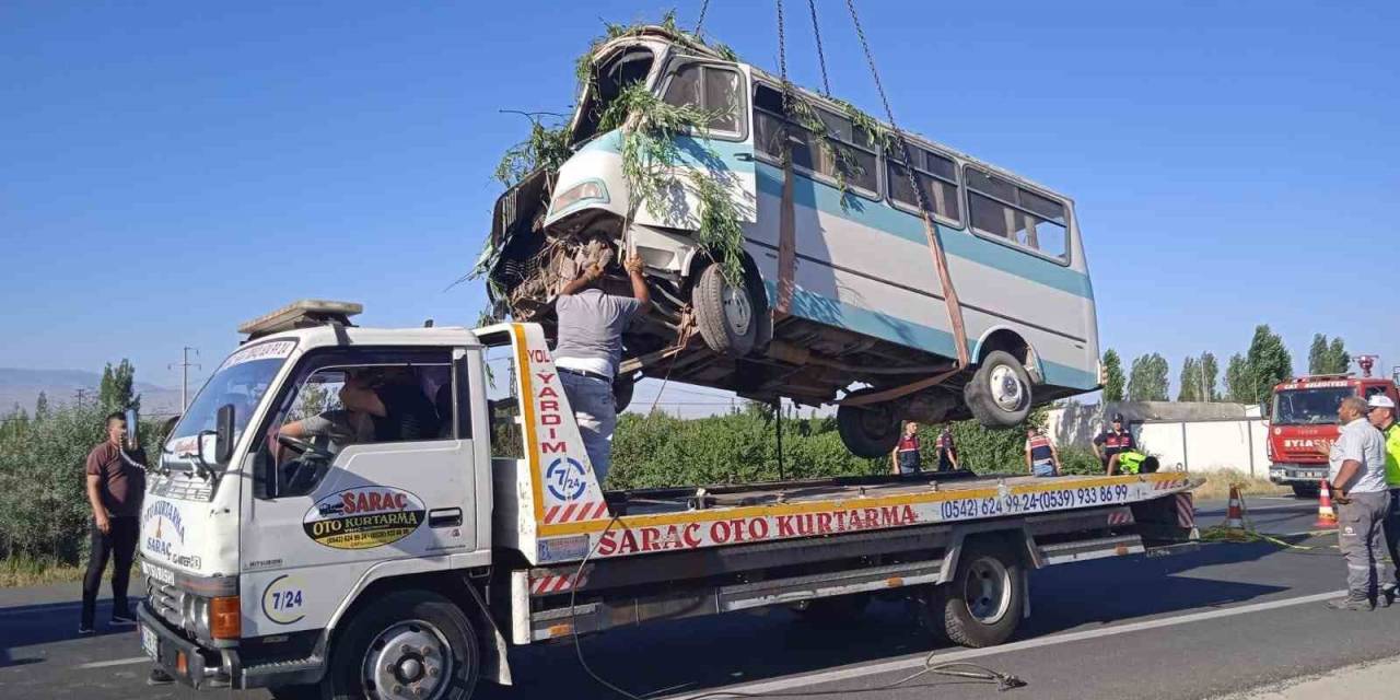 8 Kişinin Öldüğü Kazada Yaralanan Şoförün Tedavisi Sürüyor