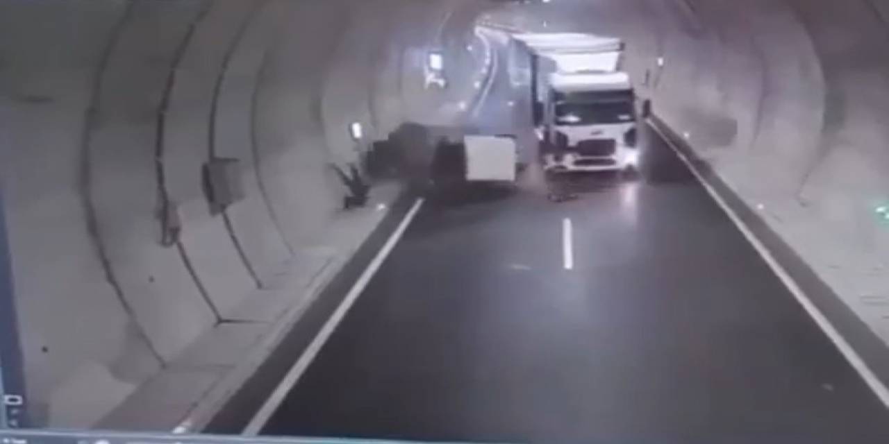 Assos Tüneli İçinde Traktöre Arkadan Çarpan Kamyonun Kaza Anına Ait Görüntüleri Ortaya Çıktı