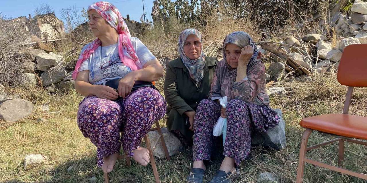 Evi Yanan Mahalleli Gözyaşlarına Boğuldu
