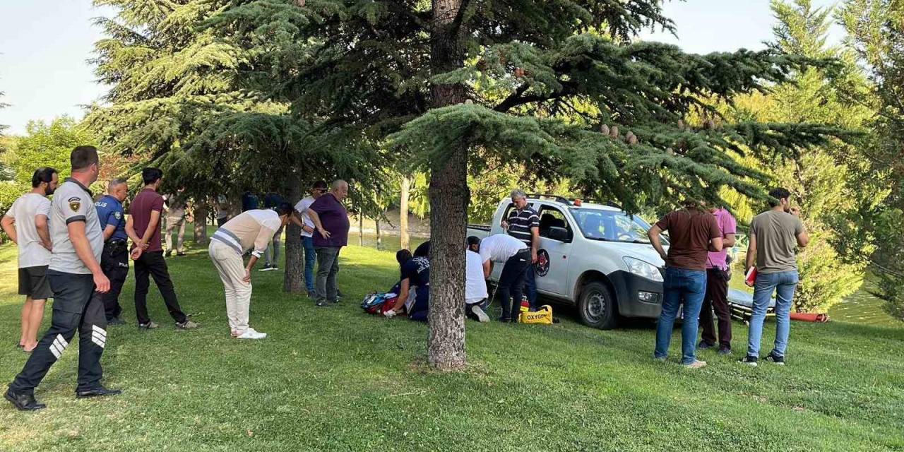50 Dakikalık Kalp Masajının Ardından Hayata Döndürülen Genç Vefat Etti