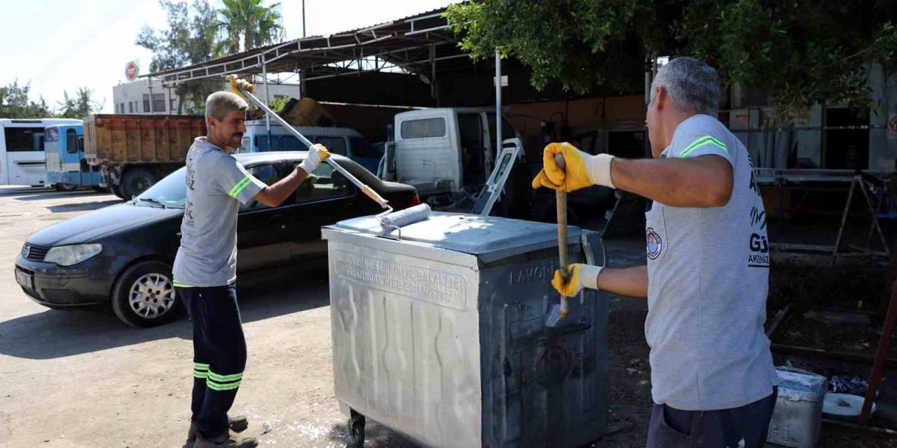 Akdeniz’de Çöp Konteynırları Tamir Ediliyor, İlaçlı Su İle Yıkanıp Dezenfekte Ediliyor