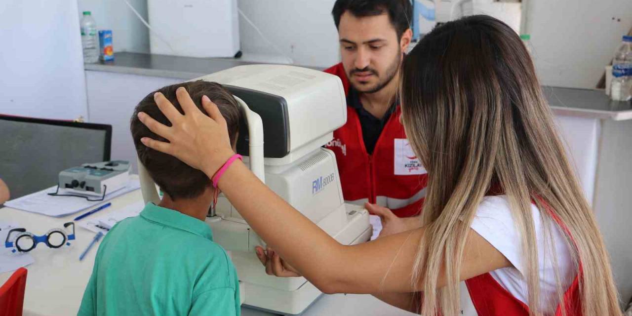 Deprem Bölgesi 11 İlde 2 Haftada 5 Bin Çocuğa Göz Taraması Yapıldı