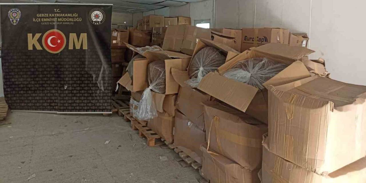 Kocaeli’de Kargo Şubesine Kaçak Tütün Sevkiyatı