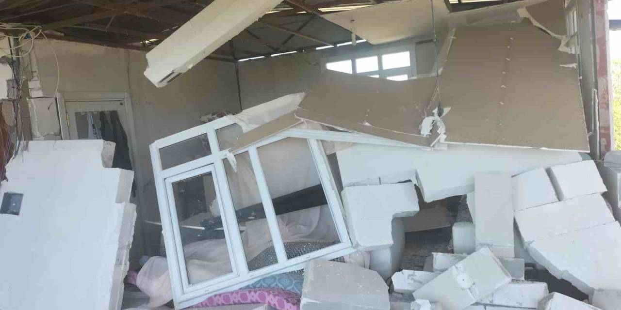 Depremde Gazinin Evi Yıkıldı