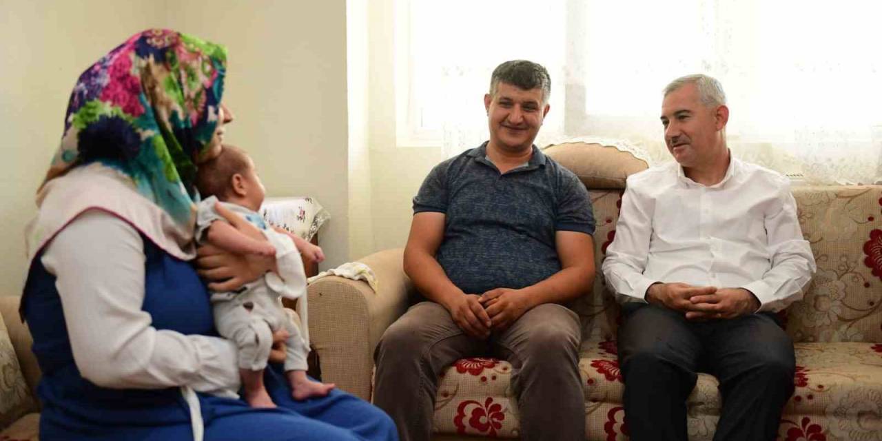 Yeşilyurt Belediyesi ‘hoş Geldin Bebek’ Projesiyle Ailelerin Bebek Sevincini Paylaşıyor