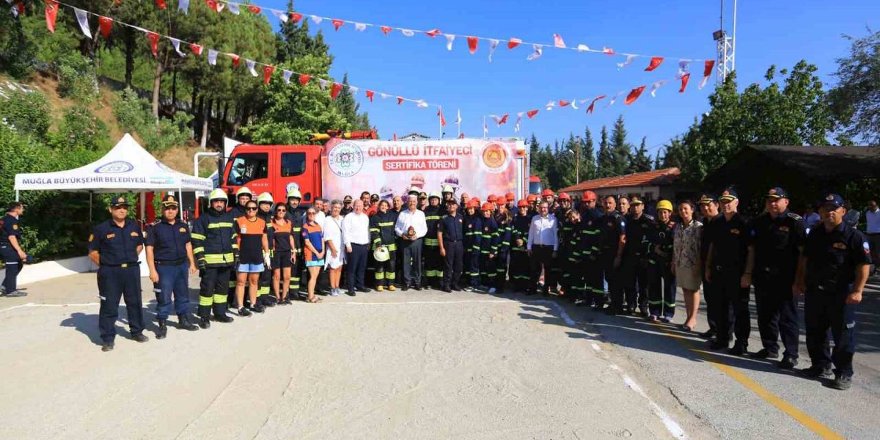 Gönüllü İtfaiyeciler Sertifikalarını Aldı