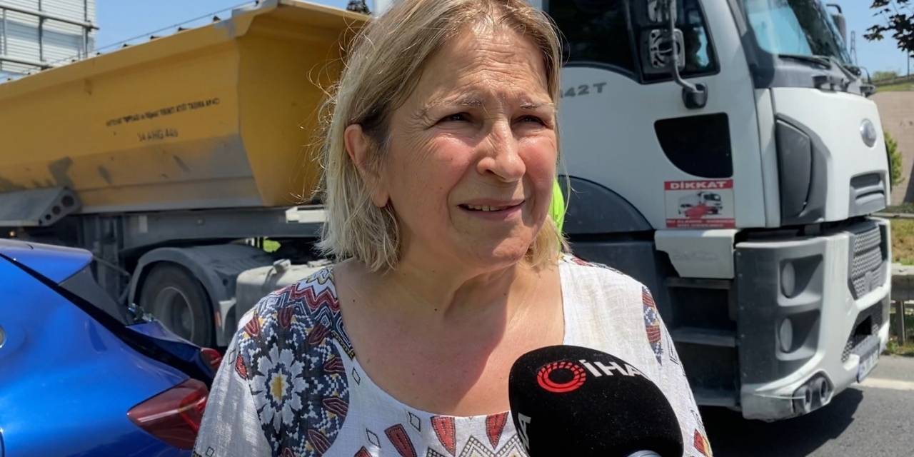 Eyüpsultan’da Hafriyat Kamyonu Otomobile Çarptı: 86 Yaşındaki Kadın Araçta Sıkıştı