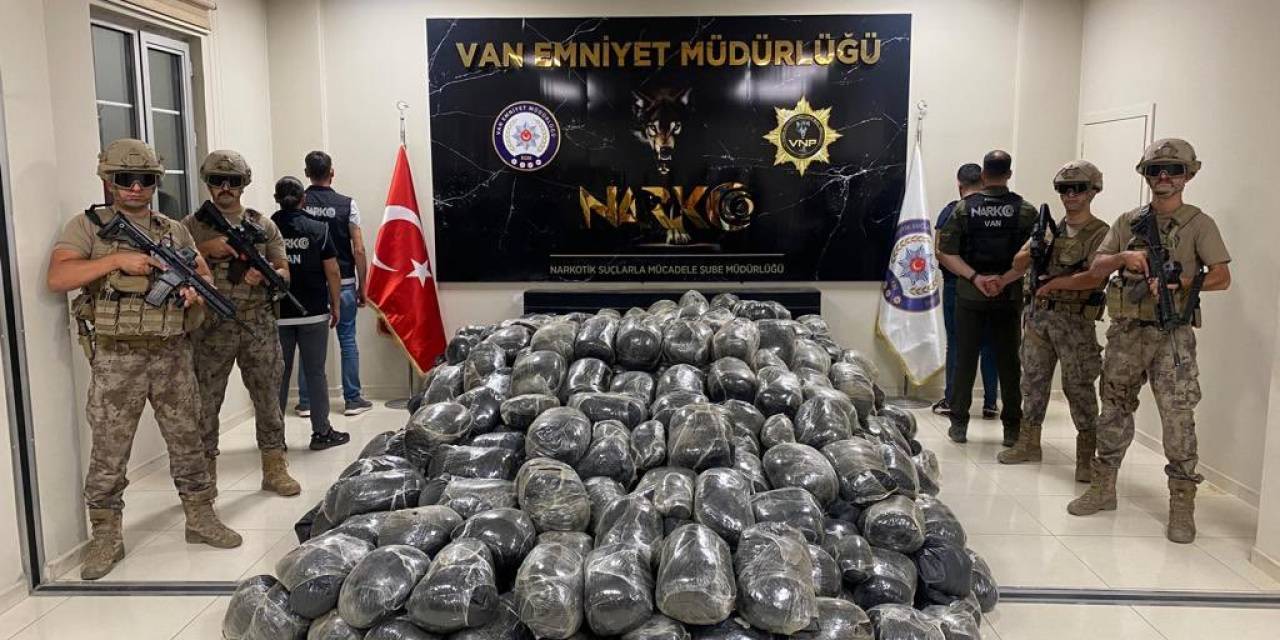 Van’da 2 Ton Esrar Ele Geçirildi