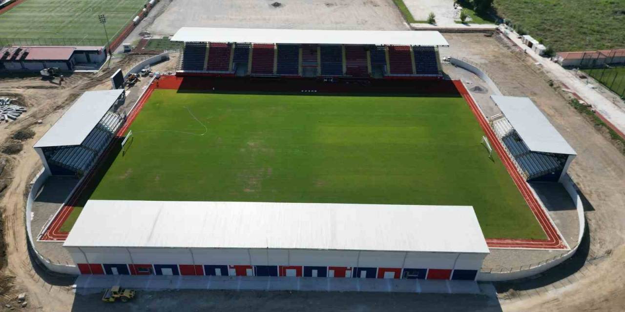 Tff Yetkilisi Şıralık Spor Kompleksini İnceledi