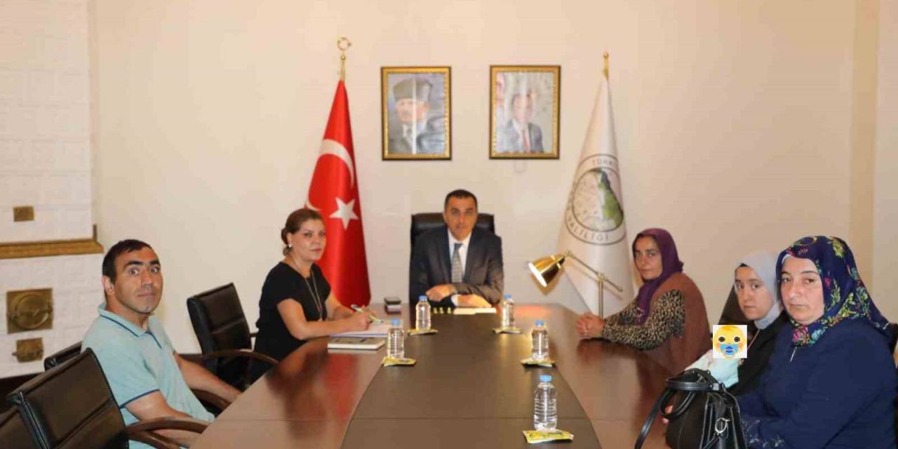 Kars Valisi Öksüz, Makamında Vatandaşlarla Bir Araya Geldi