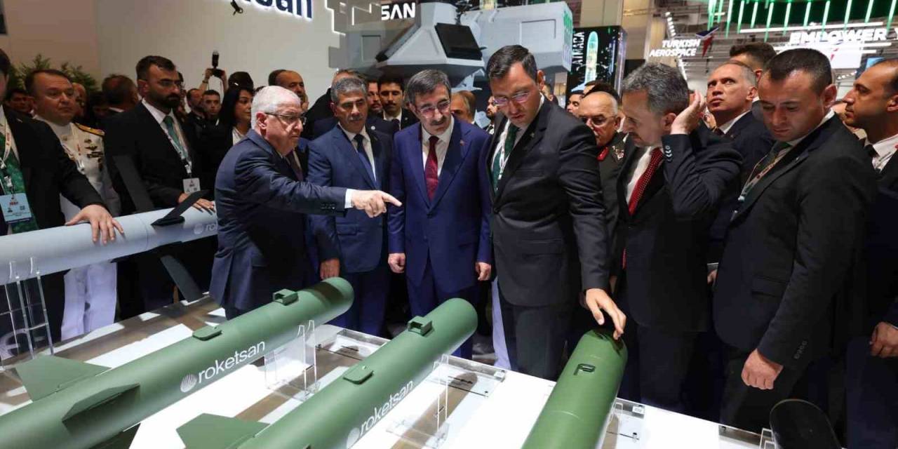 Milli Savunma Bakanı Güler, Uluslararası Savunma Sanayi Fuarı’na Katıldı