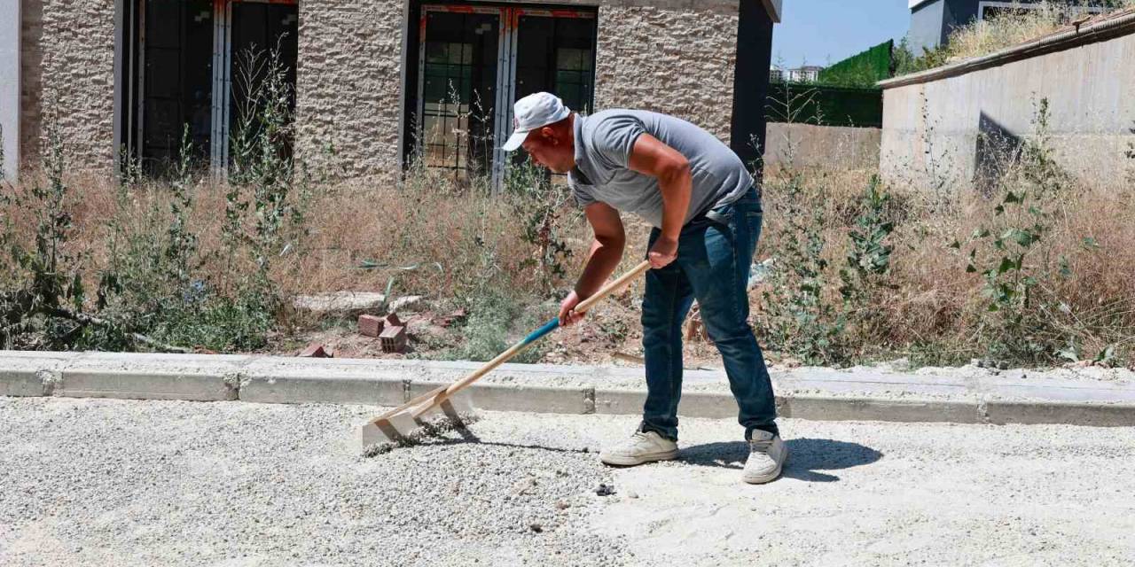 Uşak Belediyesi Bozulan Yol Ve Kaldırımlarda Hızlı Onarım
