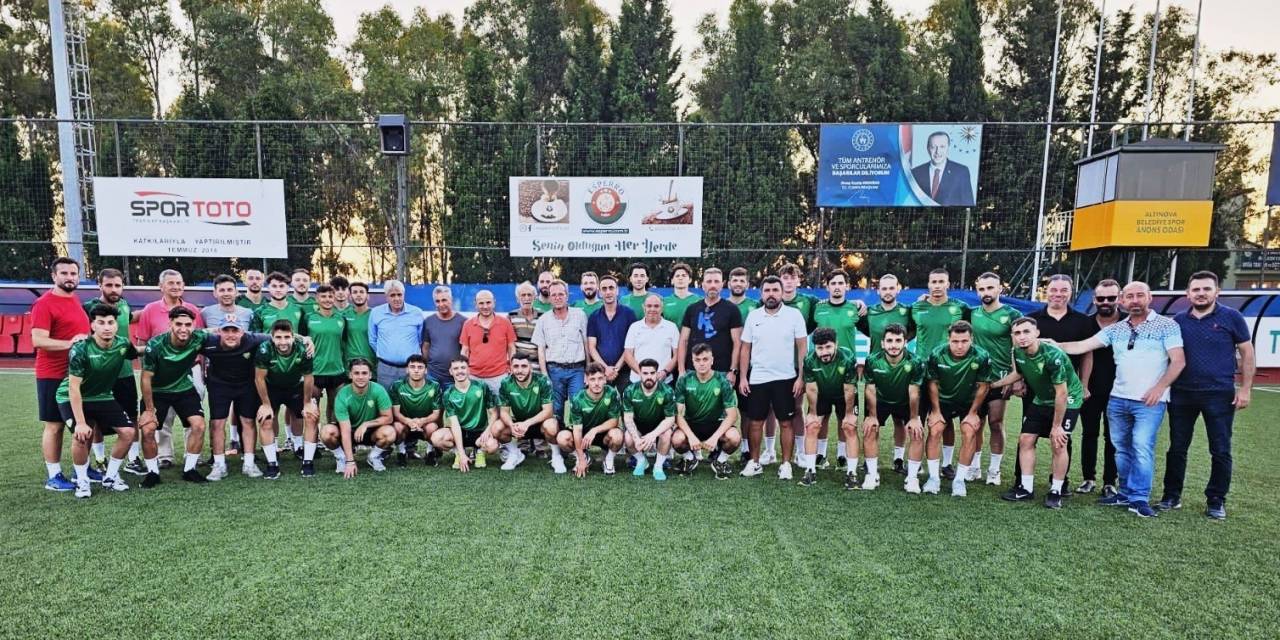 Altınova Belediyespor Top Başı Yaptı