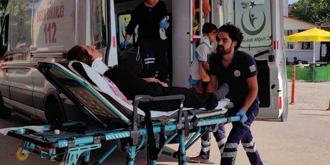 Bursa’da 4 Araç Birbirine Girdi: 4 Kişi Yaralandı