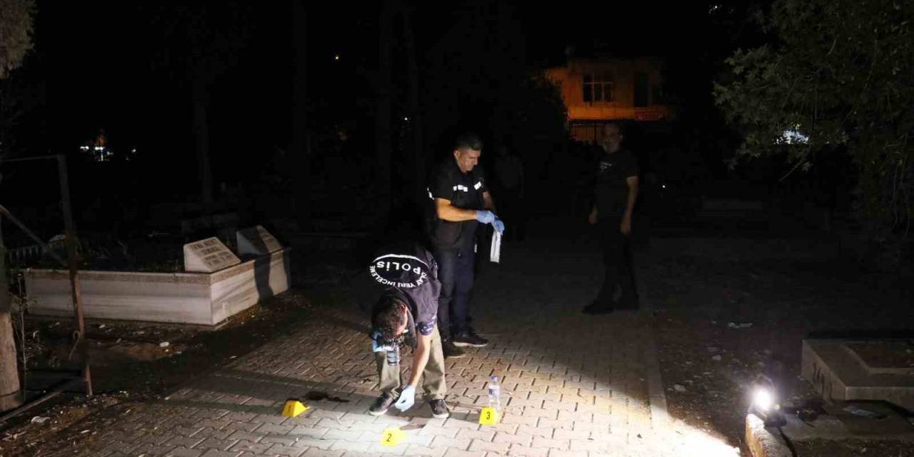 Adana’da Bir Genç Mezarlıkta Başından Vurulmuş Halde Bulundu
