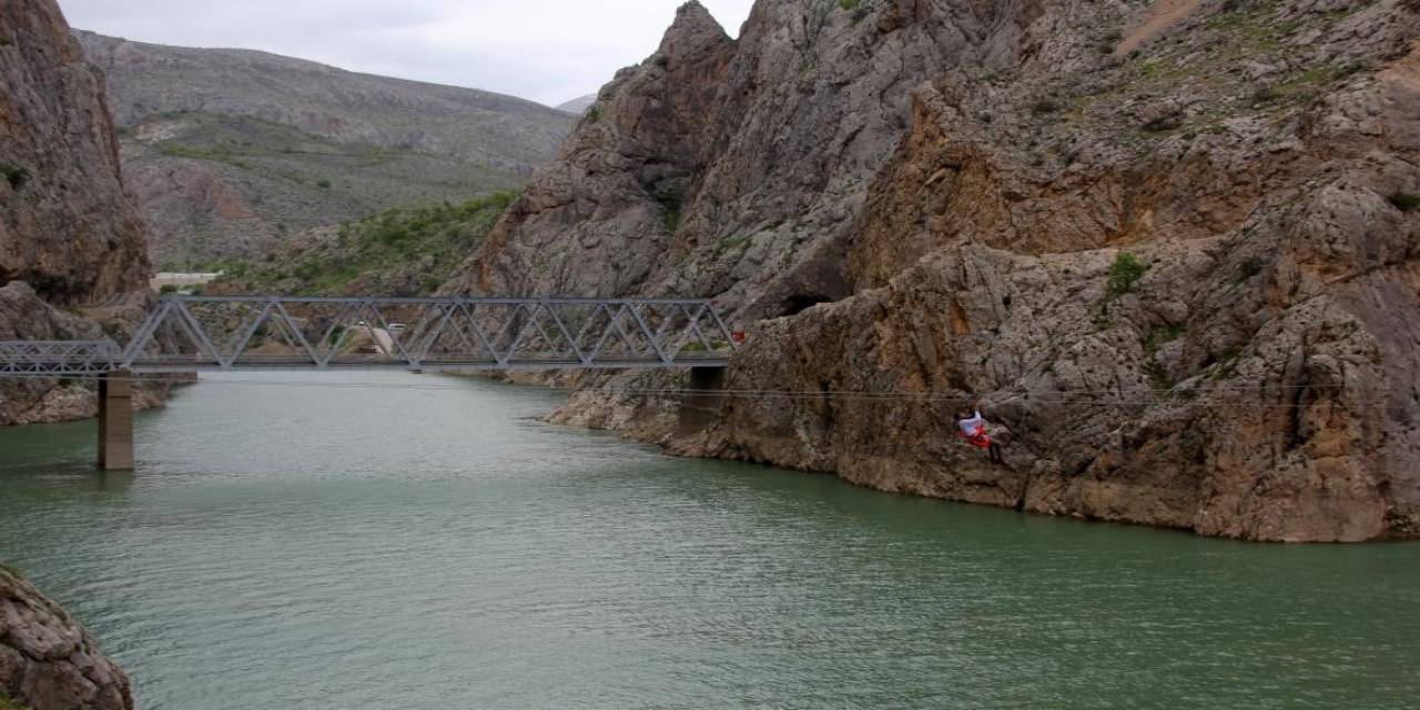 Karanlık Kanyon’da Zipline Ve Tekne Keyfi