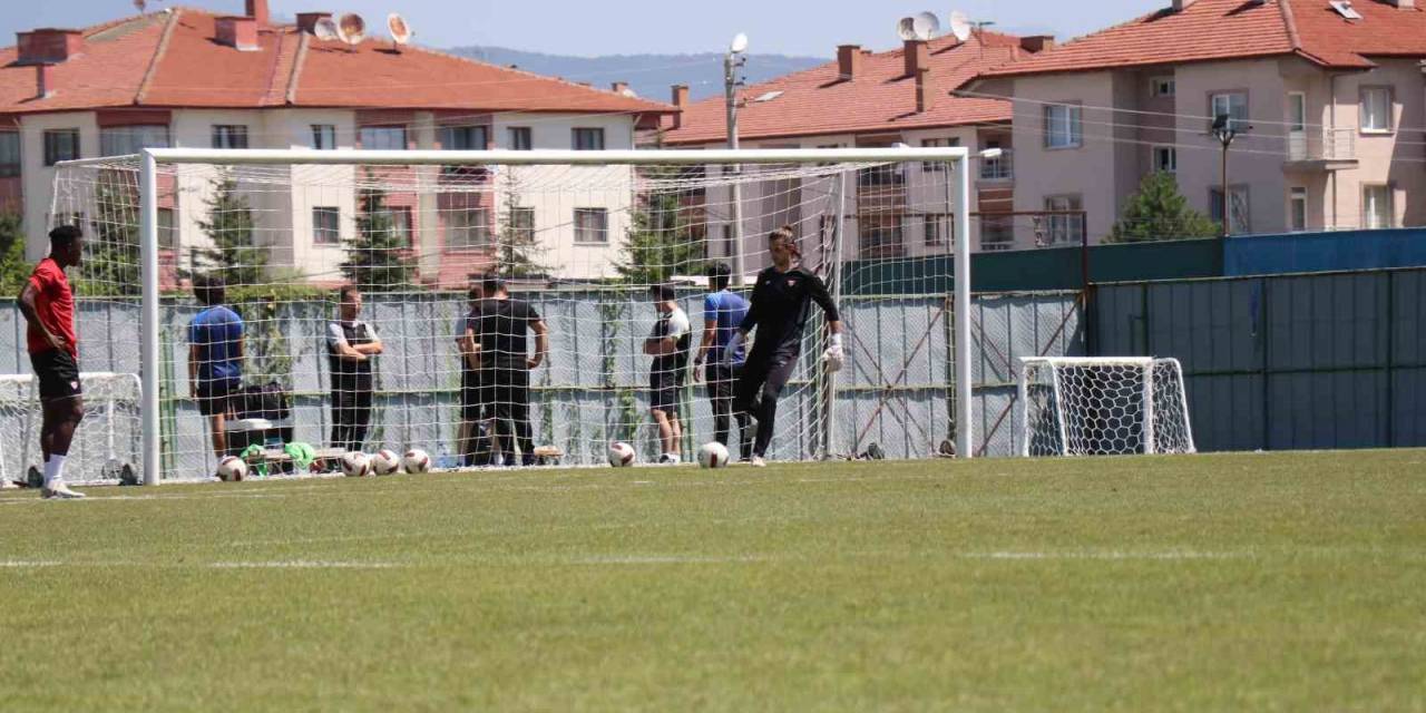 Çağlar Şahin Akbaba: "bu Sene Güzel Bir Oyun Sergileyeceğimizi Düşünüyorum"