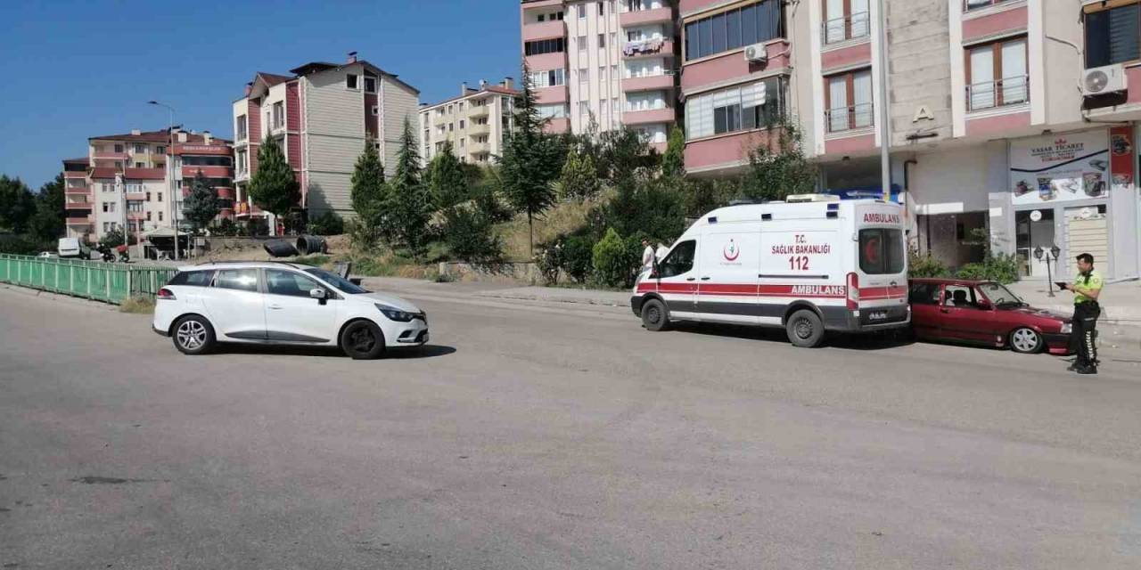 Otomobil İle Motosiklet Çapıştı: 1 Yaralı