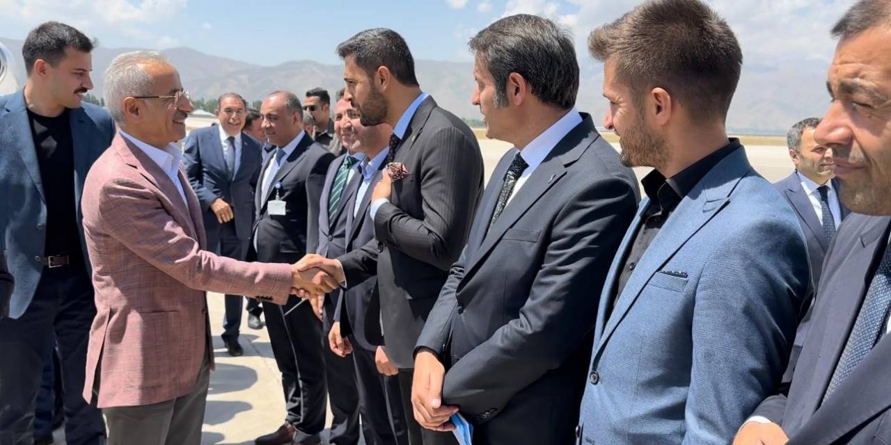 Ulaştırma Ve Altyapı Bakanı Uraloğlu Yüksekova’da