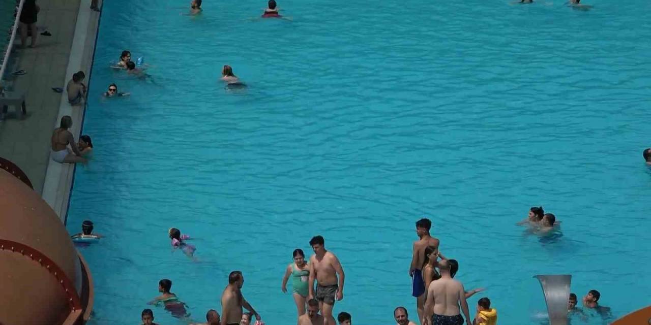 Evinde Klima Olmayanlar Aquaparkları Doldurdu