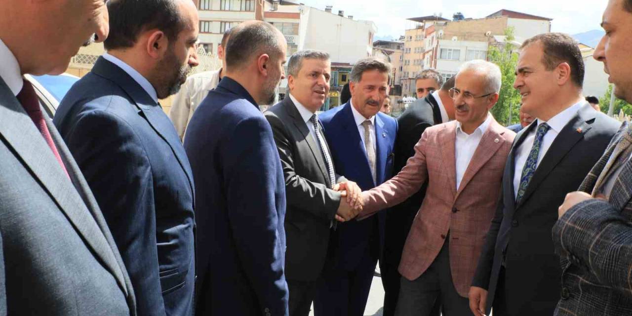Ulaştırma Bakanı Uraloğlu Hakkari’de