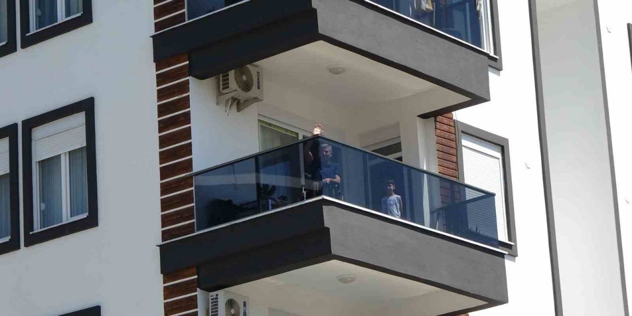 Engelli Vatandaşı, Bozulan Asansör Eve Hapsetti